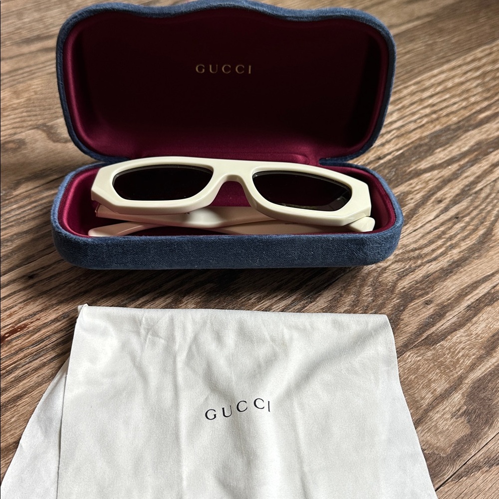 GUCCI Sunglasses GG1134S 003 White special Edition Case included EUC - Picture 8 of 10